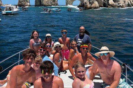 Private Cabo Yacht Tour -Arch Cruise, Snorkeling, Food & Open Bar