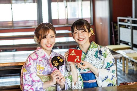 Kanazawa Gold Leaf Craft Workshop in Higashi Chaya District