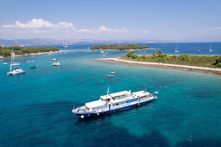 Blue Lagoon/Trogir/Šolta Boat Excursion with Lunch