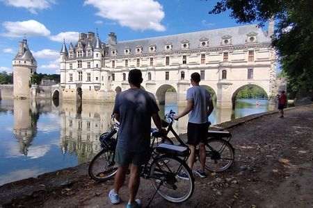 The Royal Escape: E-Bike & Gourmet Picnic at Chenonceau.