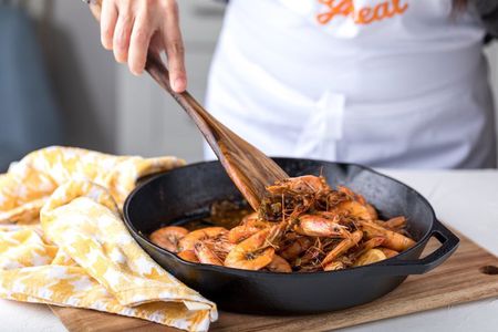 Spanish Paella Cooking Class in Chicago (Includes 3-Course Meal)