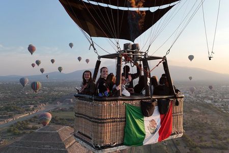 Balloon Flight + Natural Cave Breakfast + Pick up + Pyramids