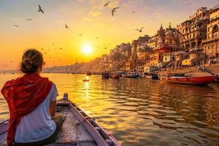 Private Varanasi Tour: Sunrise Boat Ride, Ganga Aarti & Temple