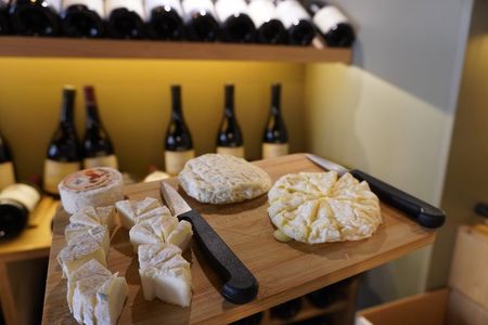 Lyon: Wine & Cheese Pairing with a Sommelier