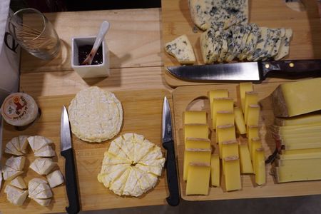 Lyon: Wine & Cheese Pairing with a Sommelier