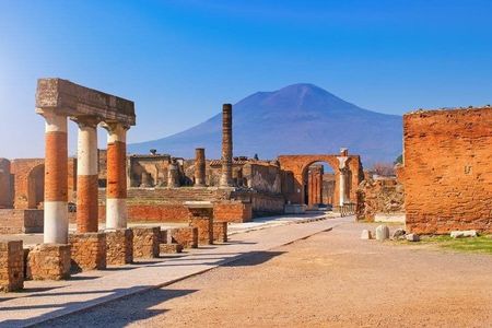 Pompeii Private Tour with Archaeologist and Skip the Line Access