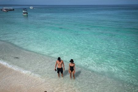 Day Trip to Playa Blanca Baru from Cartagena