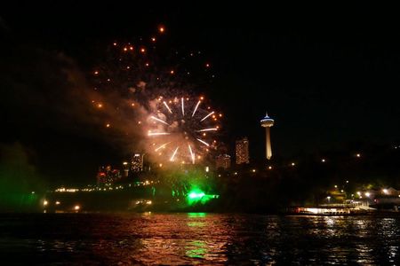 Niagara Falls Night Tour Dinner and Fireworks Boat Cruise
