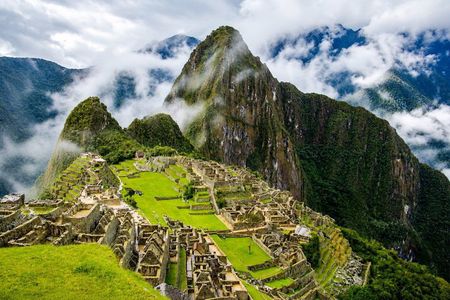 Machu Picchu Guided Tour from Aguas Calientes with Ticket