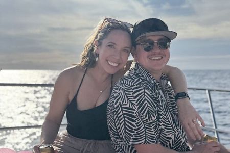 Private Cabo Sunset Yacht Tour: Dinner, Drinks & Arch 1-20 ppl
