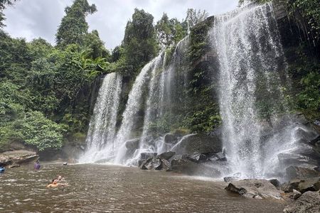 Kulen Waterfall and 1000 Lingas with Private Vehicle & Tour Guide