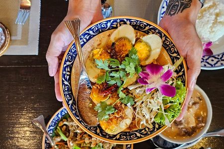 Woks and Wats Ayutthaya Food Tour with 14+ Tastings