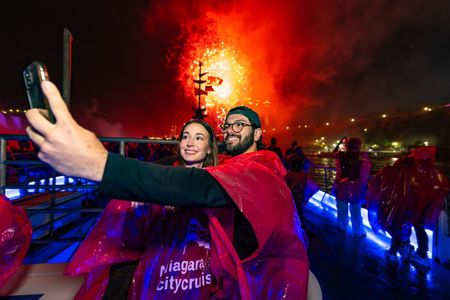 Niagara Falls Feel the Mist Night Tour: Journey & Firework Cruise