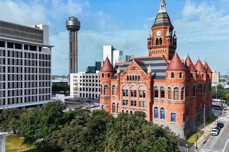 75 Min Dallas City Highlights Tour