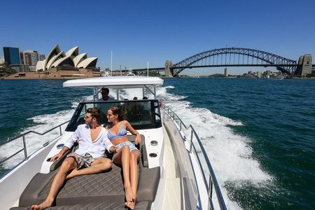 Private 2-Hour Sydney Harbour Morning Cruise inc Beach Stop