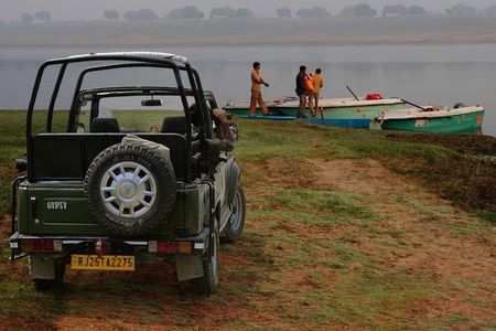 2-Day Taj Mahal Sunrise & Chambal Safari Tour from Delhi
