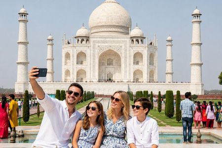 Skip the Line Taj Mahal Tour with Hotel Pickup Guide From Agra
