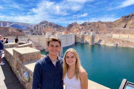 Small Group Hoover Dam, 7 Magic Mountain Half Day Express Tour