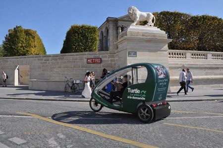 Paris on your Terms: Private Pedicab with Driver Half or Full Day
