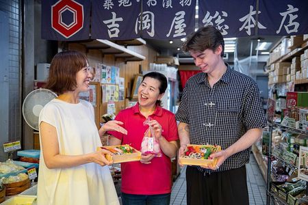 Tokyo: Tsukiji Market Tour & Sushi Making Class in 2 Hours