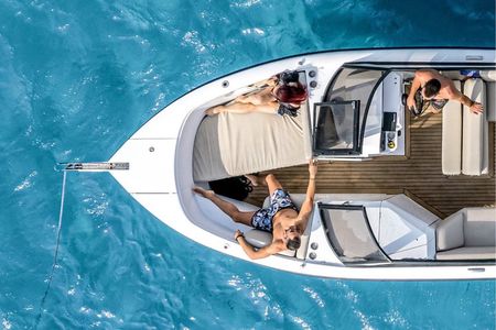 Guided Speedboat Tour with Organic Food, Oil & Wine Tasting