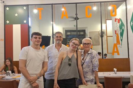 Mérida: Evening Food and History Tour with Local Guide