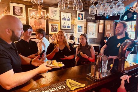 Edinburgh Walking Tour with Scottish Bites Food Tasting