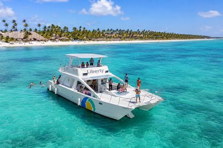 Punta Cana Private Catamaran with Snorkeling & Natural Pool