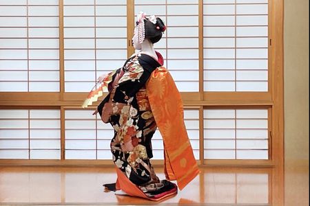 Kyoto Meet the Geisha Maiko with Gion Walking Tour