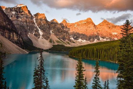 Moraine Lake, Lake Louise, Peyto & Bow Lake Small-Group Tour