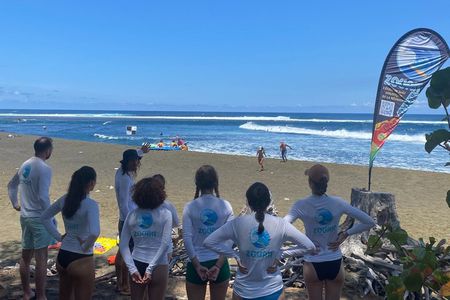 Group surf lessons in Reunion Island