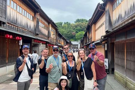 Kanazawa Food Tour: Omicho Market & Geisha District