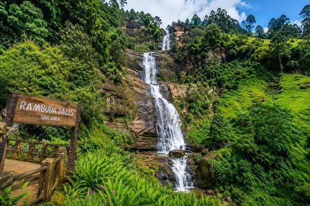 Kandy Nuwaraeliya Tour and Ella Train Journey from Nanuoya