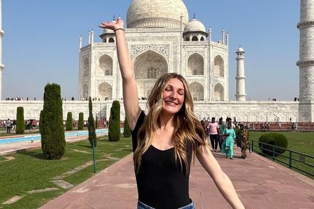 Full Day Private Taj Mahal Tour by Superfast Train from Delhi