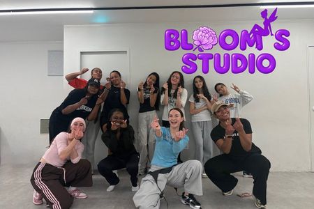 Best KPop Dance Class in Seoul near Lotte World with Video incl.