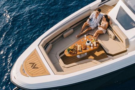 Milos: Private Boat Tour—Kleftiko Sarakiniko Poliegos