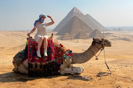 Private VIP Giza Pyramids and Sphinx Tour with Camel Ride