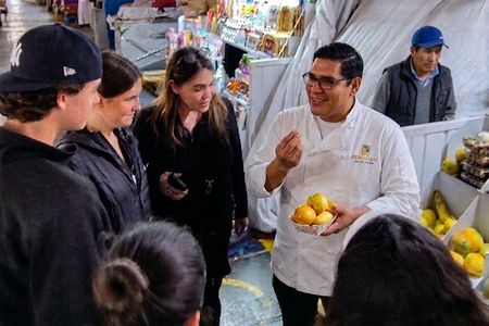 Market tour & Cooking class: Lomo Saltado with cocktail