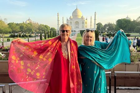 Private Sunrise Taj Mahal Tour from Delhi with Expert Guide
