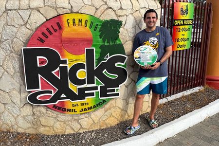 7Mile Beach/Ricks Cafe Tour with Free Shopping from Montego Bay
