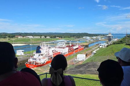 Private Layover Panama Canal & City Tour