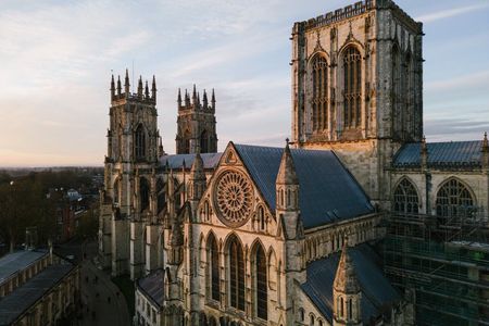 York Minster Guided Tour with Entry & Audio Guide