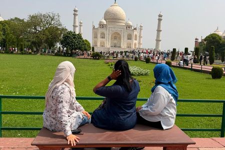 Sunrise Taj Mahal Private Tour From Delhi