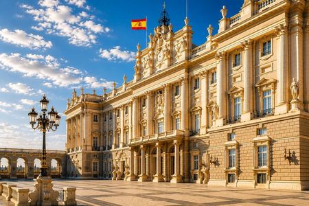 Madrid: Royal Palace Guided Tour with Skip the Line Ticket