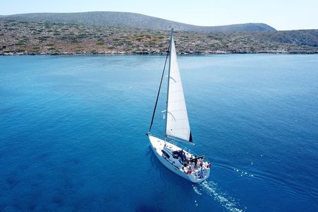 Sail to Dia Island A Mini Getaway with a Guide