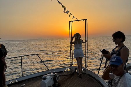 Tropea - Capo Vaticano: Sunset Cruise with aperitif