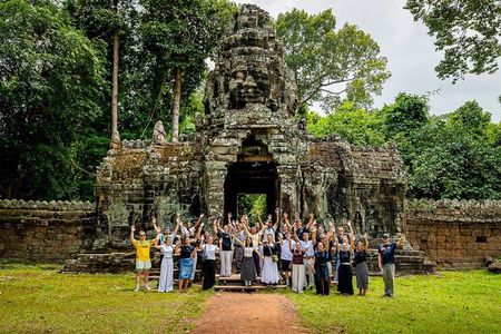 Three-day tour Discovering Angkor Wat and Floating Village