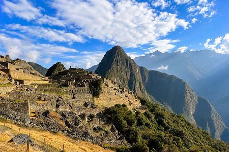 Machu Picchu Small Group Full Day Tour from Cusco by Train