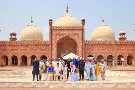 Lahore Private Tour-Fort, Walled City Royal Mosque & Wagah Border