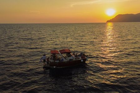 Sunset Boat Tour and Cinque Terre Aperitif from Monterosso